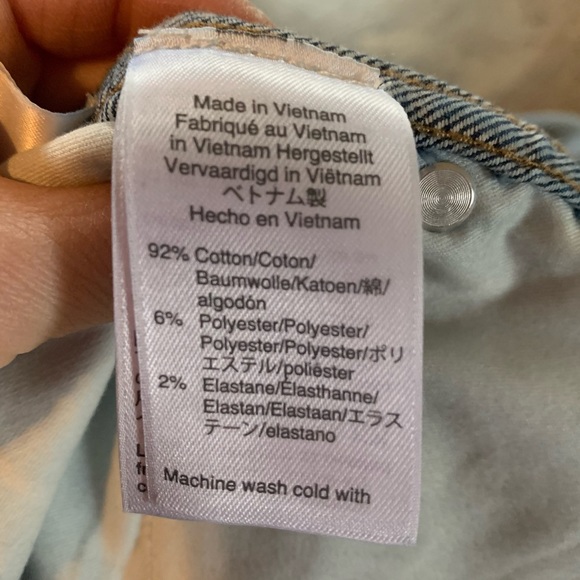 Super High Waist shortie denim shorts with belt - Picture 6 of 9